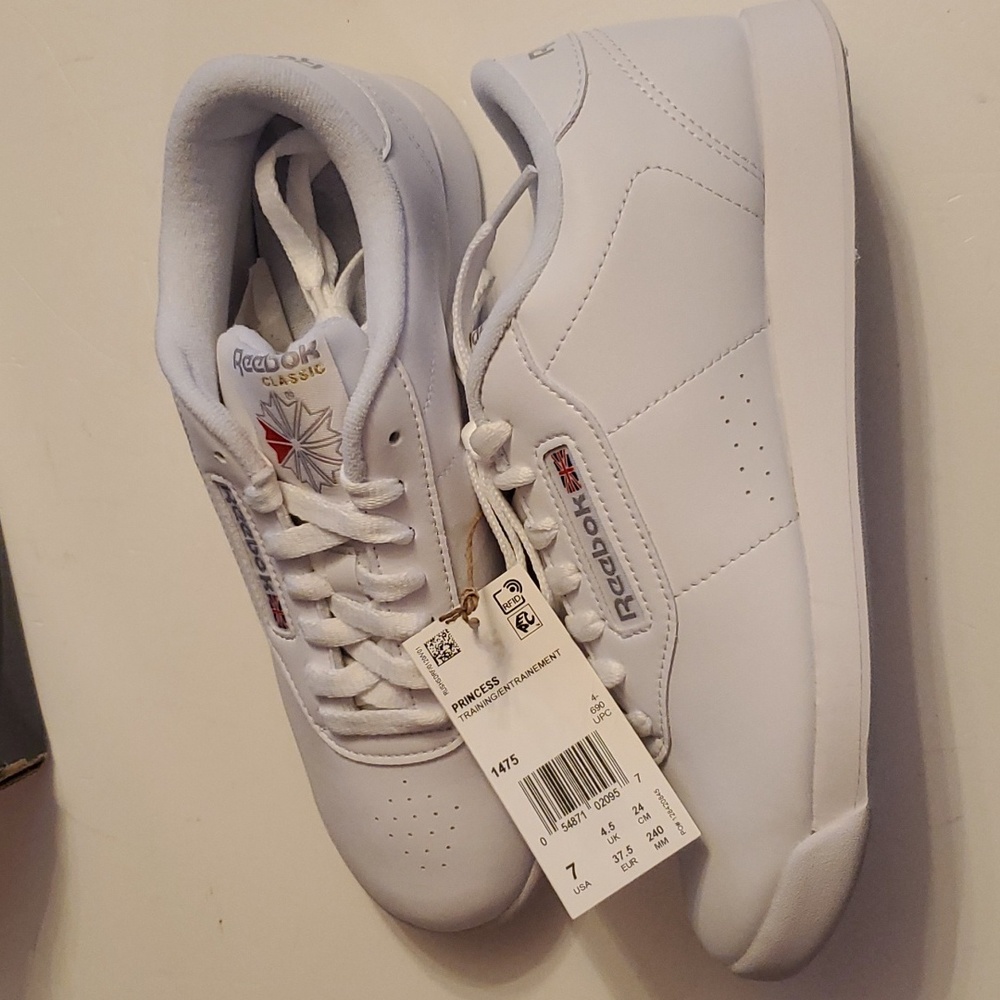 Women's rebok princess training shoes New inbox.